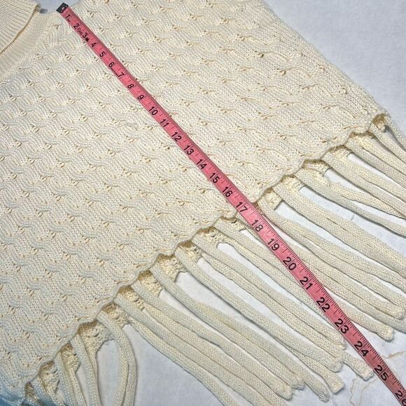 Davi & Dani Cable Knit Fringe Hem Sweater Vest Sz Medium Cream Turtleneck - Picture 10 of 10